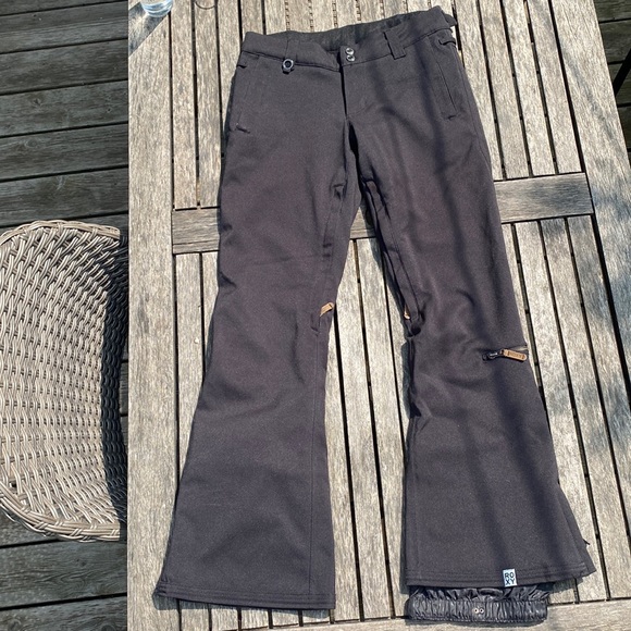 Back Roxy Snowpants - Picture 1 of 3